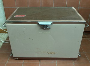 lot 227 image: Vintage Coleman Cooler