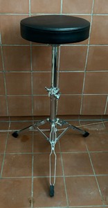 lot 47 image: Adjustable Musician Stool