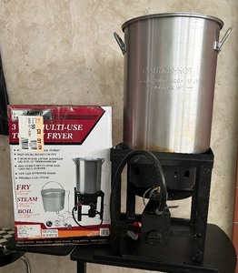 lot 55 image: Kamp Kitchen Turkey Fryer Model 2526T-2