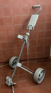 lot 73 image: Novus I Golf Club Caddy