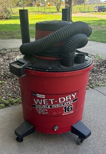 lot 108 image: Sears Craftsman 16 Gallon Wet  Dry Vac
