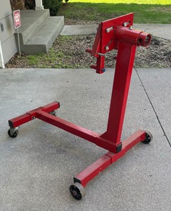 lot 119 image: The Professional Quality Heavy Duty 1000 Pound Capacity Engine Stand