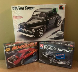 lot 191 image: New MPC Hemi Hunter Mopar Street Racer, AMT Ertl Wynns Jammer and RPM 1948 Ford Coupe Model Car Kits
