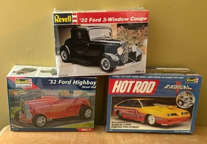 lot 125A image: New Revell Rick Dobbertins Radical j-2000 Pontiac Pro Street Car, Revell 1932 Ford 3 Window Coupe and 1932 Ford Highboy Street Rod Model Car Kits
