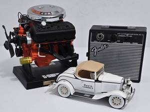 lot 254 image: Eclectic Collectibles Grouping