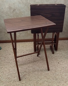 lot 351 image: Set of Four Vintage TV Trays with Stand