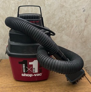 lot 352 image: One Gallon Shop Vac Model 500X