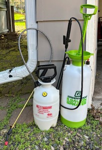 lot 395 image: Greenwood and RL Flowmaster Sprayers