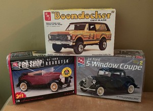 lot 249C image: Model Kits - AMT Ertl 1934 Ford 5 Window Coupe, 1932 Ford Roadster and Boondocker Chevy Blazer