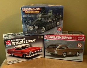 lot 311C image: AMT Ertl 1958 Chevrolet Impala Coupe, Dodge Deora Show Car and 2005 Chrysler 300 C Model Car Kits