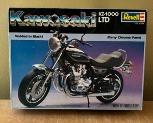 lot 132C image: Revell Kawasaki KZ-1000 Model Motorcycle Kit