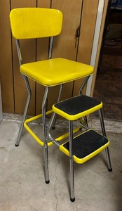 lot 427 image: Bright Yellow Vintage Step Stool