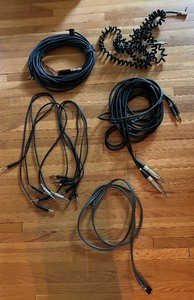 lot 432 image: Variety of Audio Cables