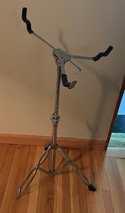 lot 436 image: Adjustable Height Music Stand