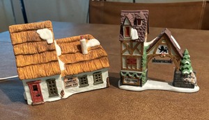 lot 439 image: Department 56 Dickens Series Bob Cratchets & Tiny Tims Cottage and Postern