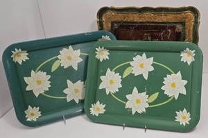 lot 368 image: Vintage Tray Grouping
