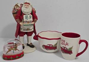 lot 417 image: Festive Holiday Decor & Serving Options