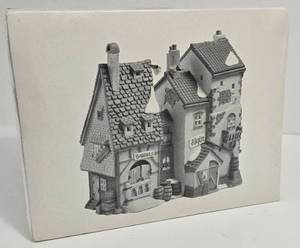 lot 422 image: Dept. 56 Oliver Twist Fagins Hide-A-Way Building