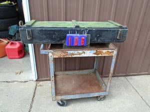 lot 106 image: Steel rolling cart & Ammo box. As shown.