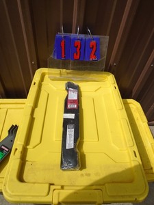 lot 132 image: New Craftsman 48 mower blade set. As shown.