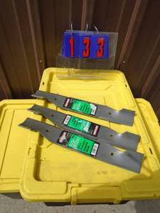 lot 133 image: New Craftsman 48 mower blade set. As shown.