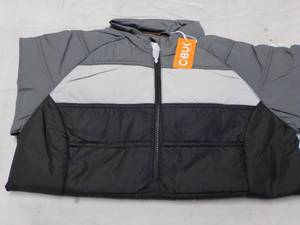 lot 18 image: Cutter and Buck Size M Black and Gr...