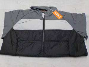 lot 19 image: Cutter and Buck Size M Black and Gr...