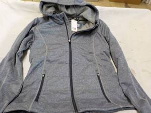 lot 37 image: Cutter and Buck Size M Jacket...