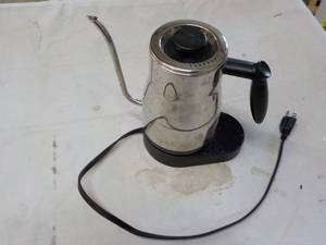 lot 148 image: Bodum Electric Pot...