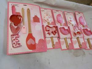 lot 150 image: CWC Baking Sets...