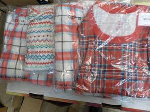 lot 166 image: 4 ct size 3XL Loungewear...
