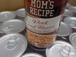 lot 193 image: Case of 24 Moms Recipe Pork and Be...
