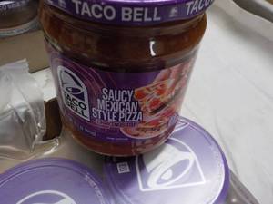 lot 231 image: 12 ct Taco Bell 15.7 oz Jars Saucy ...