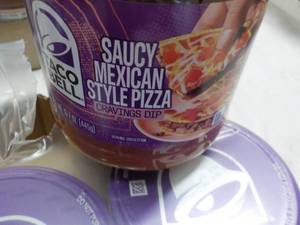 lot 232 image: 12 ct Taco Bell 15.7 oz Jars Saucy ...