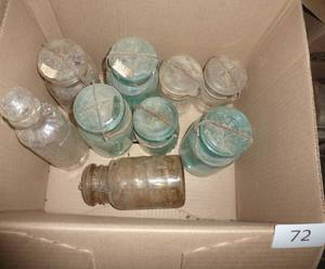 lot 72 image: 9 vintage jars