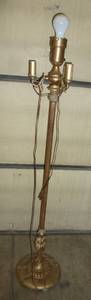 lot 97 image: Vintage lamp, needs new wiring
