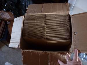 lot 35 image: Box of 40 cardboard boxes 6x6x6