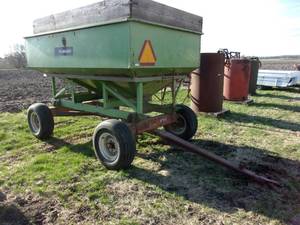 lot 15 image: Parker 200 Bushel Gravity Box on EZ Trail Running Gear