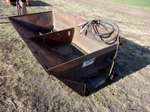 lot 23 image: Mensch Skidsteer Side Sand Shooter
