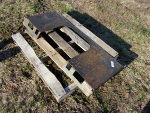 lot 28 image: Skidsteer Quick Attach Plate