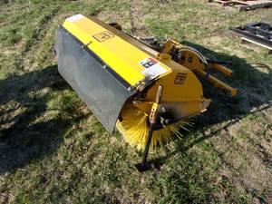 lot 29 image: MB 60 Front Mount Broom