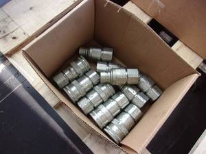 lot 49 image: 5 Sets of Flat Faced Hyd Couplers (UNUSED)