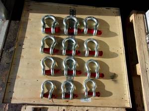 lot 52 image: Pallet of 12 Threaded ShacklesClevises (UNUSED)