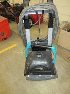 lot 107 image: MAGNUM JUNIOR AQUABOT IN NEED OF REAPAIR WITH MISC ACCESSORES