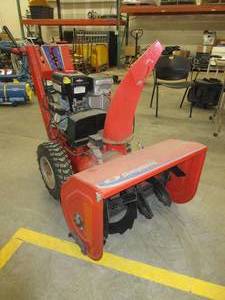 lot 108 image: SIMPLICITY SIGNATURE PRO SNOW BLOWER