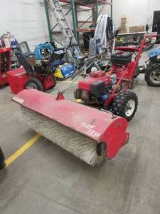 lot 111 image: HONDA POWER SWEEPER