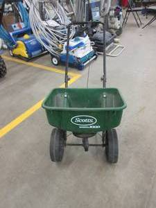 lot 114 image: SCOTTS SPEEDY GREEN SPREADER