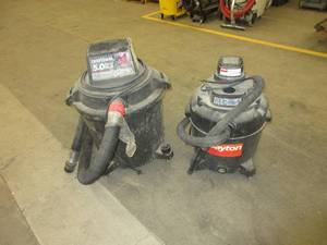 lot 121 image: DAYTON AND CRAFTSMAN WET DRY VACS
