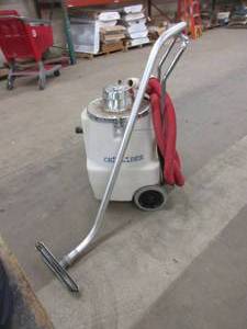 lot 122 image: CRUSADER WET VAC