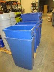 lot 153 image: RUBBERMAID AND CONTINENTAL RECYCLE CONTAINERS